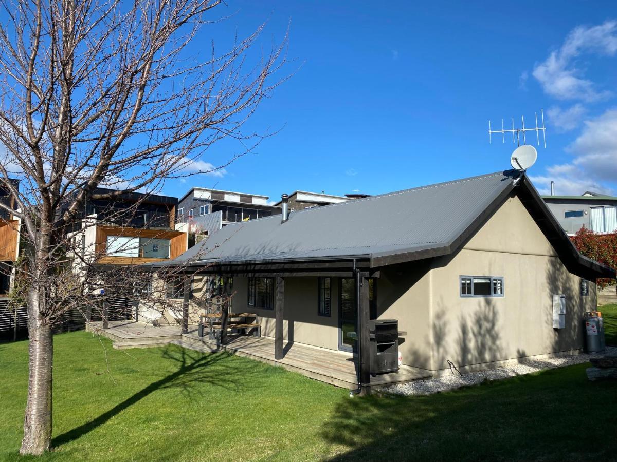 Time Out At Lake Wanaka Exterior photo